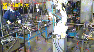 為什么要用焊接機器人,很多企業都選擇它!附案例