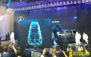 機(jī)械臂在展會上的舞臺效果令人印象深刻